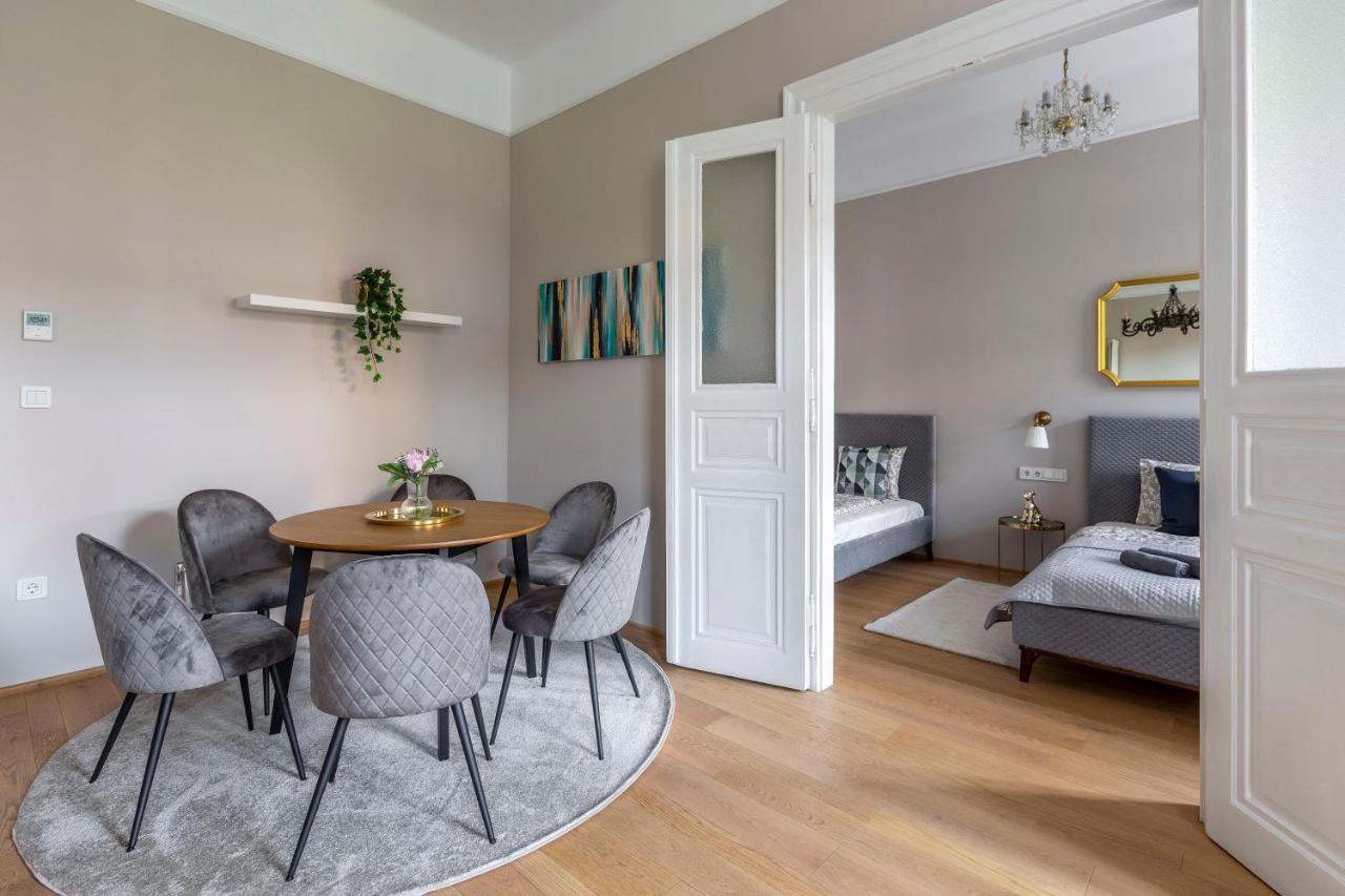Luxury Elizabeth Residence Next To The New York Cafe Boedapest Buitenkant foto
