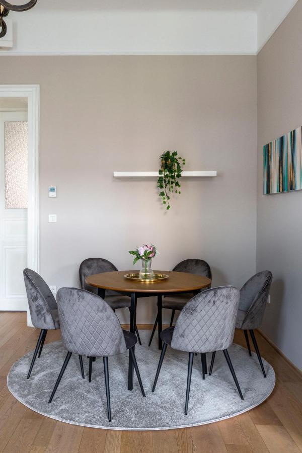 Luxury Elizabeth Residence Next To The New York Cafe Boedapest Buitenkant foto